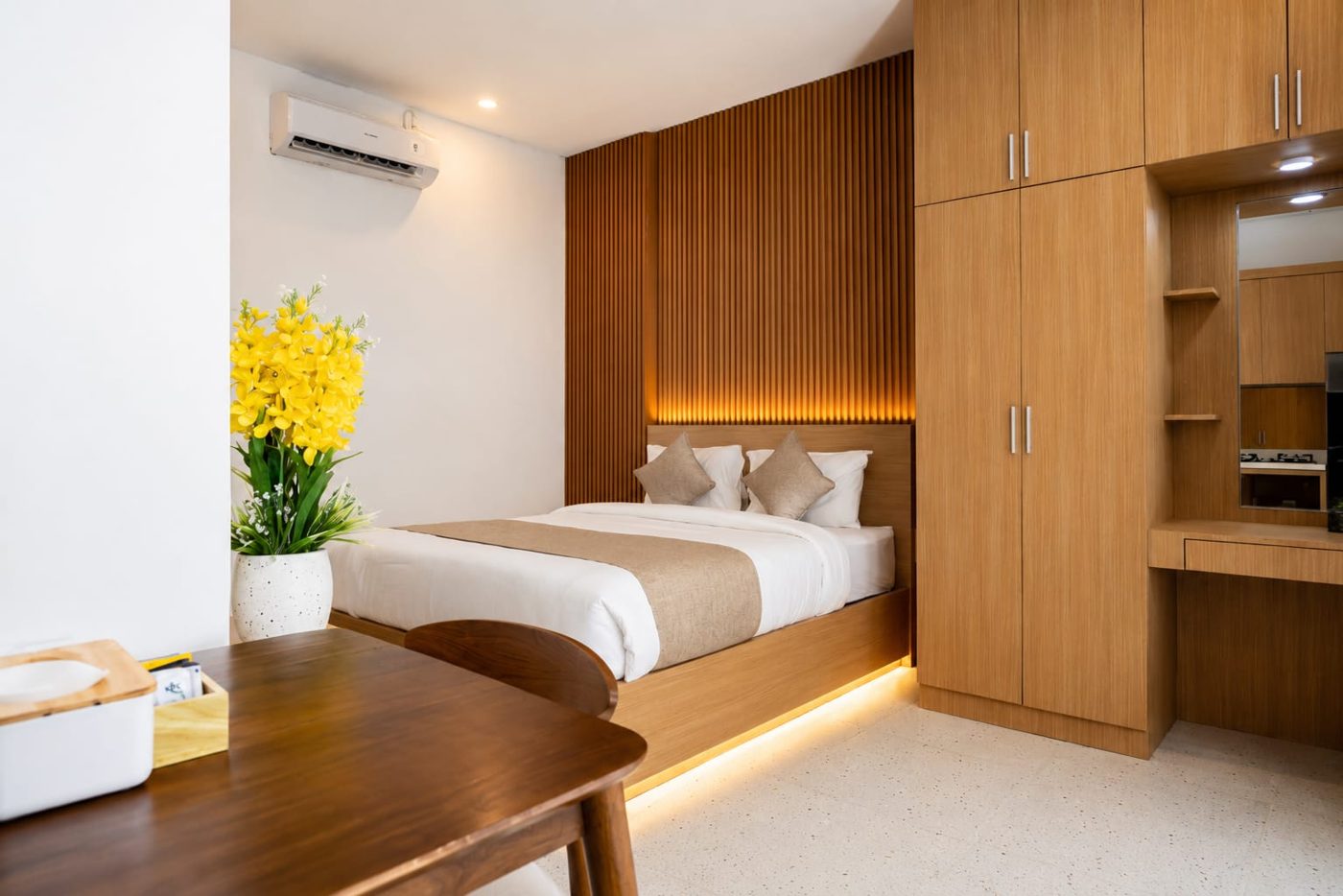 Entry-Level Studio Apartments — interior view 2